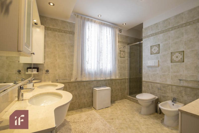 MURELLE - VILLANOVA DI CAMPOSAMPIERO: Villa singola completamente ristrutturata nel 2005 e parzia...