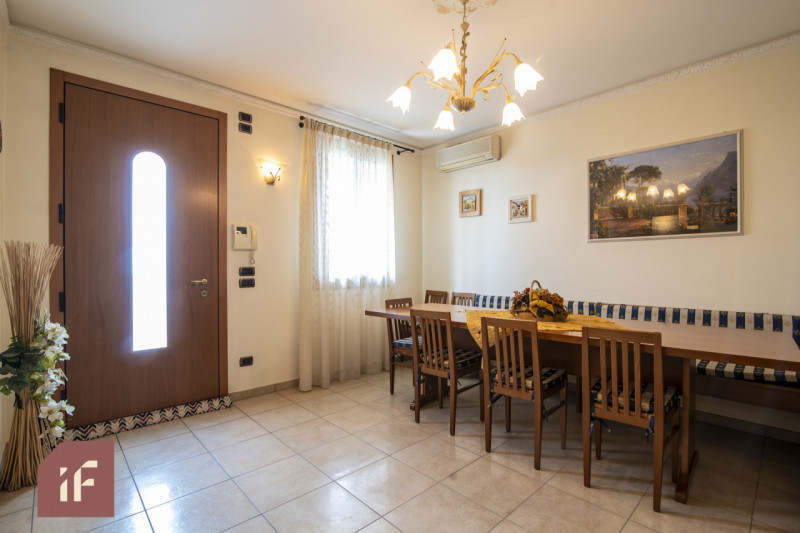 MURELLE - VILLANOVA DI CAMPOSAMPIERO: Villa singola completamente ristrutturata nel 2005 e parzia...