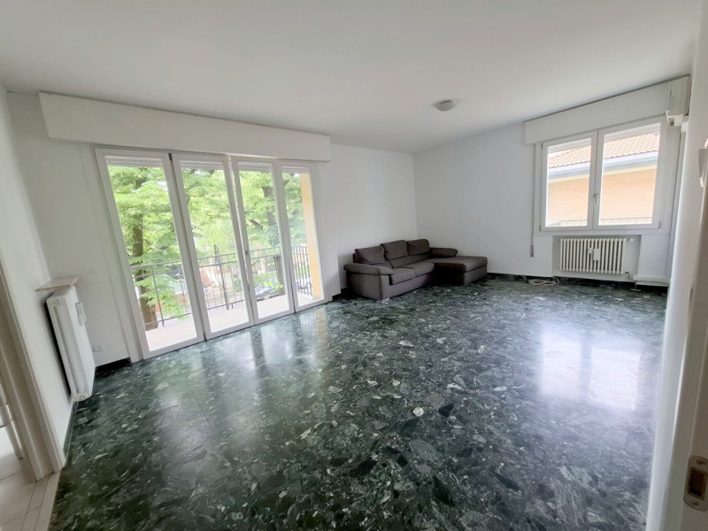 AMPIO 4 CAMERE RISTRUTTURATO A SACRA FAMIGLIA €.335.000 - rif.DOM4954  

Appartamento ristruttura...
