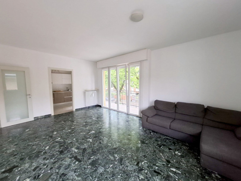 AMPIO 4 CAMERE RISTRUTTURATO A SACRA FAMIGLIA €.335.000 - rif.DOM4954  

Appartamento ristruttura...