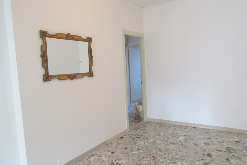 AMPIO 4 CAMERE RISTRUTTURATO A SACRA FAMIGLIA €.335.000 - rif.DOM4954  

Appartamento ristruttura...