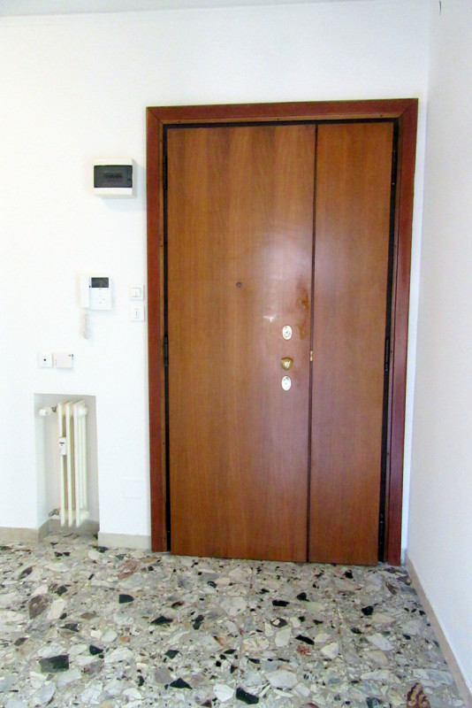 AMPIO 4 CAMERE RISTRUTTURATO A SACRA FAMIGLIA €.335.000 - rif.DOM4954  

Appartamento ristruttura...