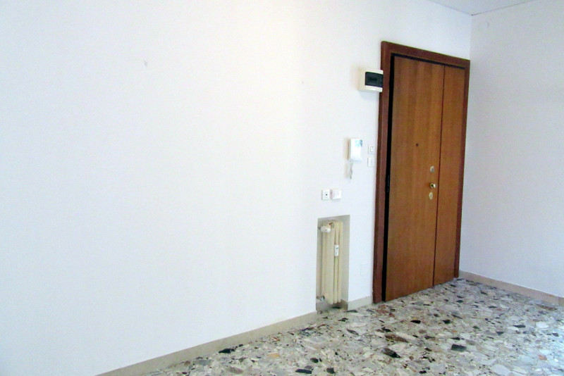 AMPIO 4 CAMERE RISTRUTTURATO A SACRA FAMIGLIA €.335.000 - rif.DOM4954  

Appartamento ristruttura...