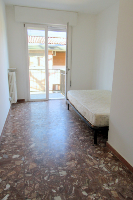 AMPIO 4 CAMERE RISTRUTTURATO A SACRA FAMIGLIA €.335.000 - rif.DOM4954  

Appartamento ristruttura...