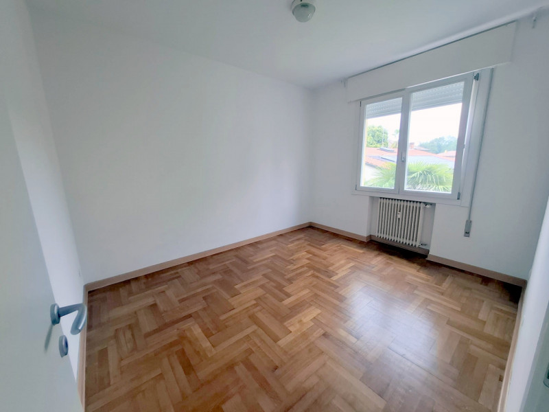 AMPIO 4 CAMERE RISTRUTTURATO A SACRA FAMIGLIA €.335.000 - rif.DOM4954  

Appartamento ristruttura...