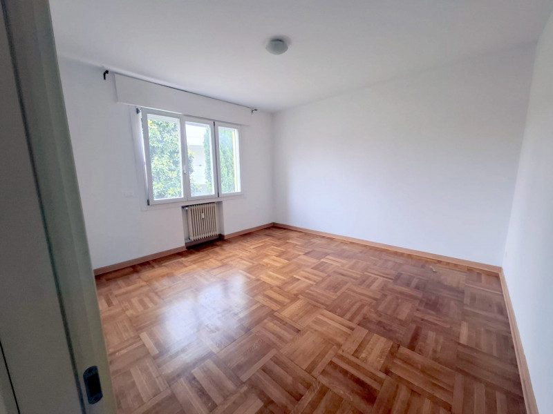 AMPIO 4 CAMERE RISTRUTTURATO A SACRA FAMIGLIA €.335.000 - rif.DOM4954  

Appartamento ristruttura...