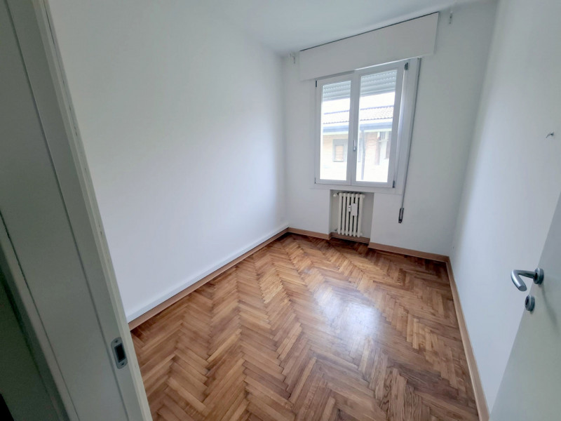 AMPIO 4 CAMERE RISTRUTTURATO A SACRA FAMIGLIA €.335.000 - rif.DOM4954  

Appartamento ristruttura...