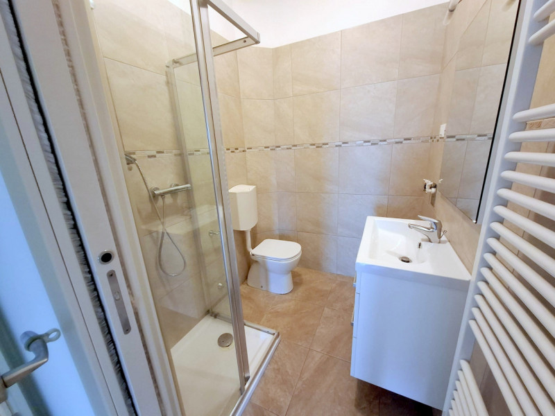 AMPIO 4 CAMERE RISTRUTTURATO A SACRA FAMIGLIA €.335.000 - rif.DOM4954  

Appartamento ristruttura...