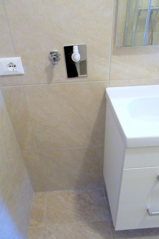 AMPIO 4 CAMERE RISTRUTTURATO A SACRA FAMIGLIA €.335.000 - rif.DOM4954  

Appartamento ristruttura...