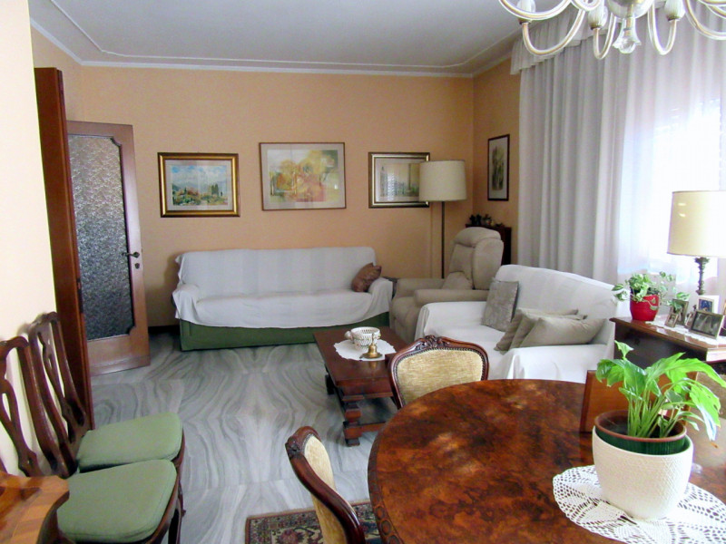 AMPIA VILLA INDIPENDENTE CON GIARDINO E UNITÀ AUTONOMA – SACRA FAMIGLIA / SAN GIOVANNI
€ 630.000 ...