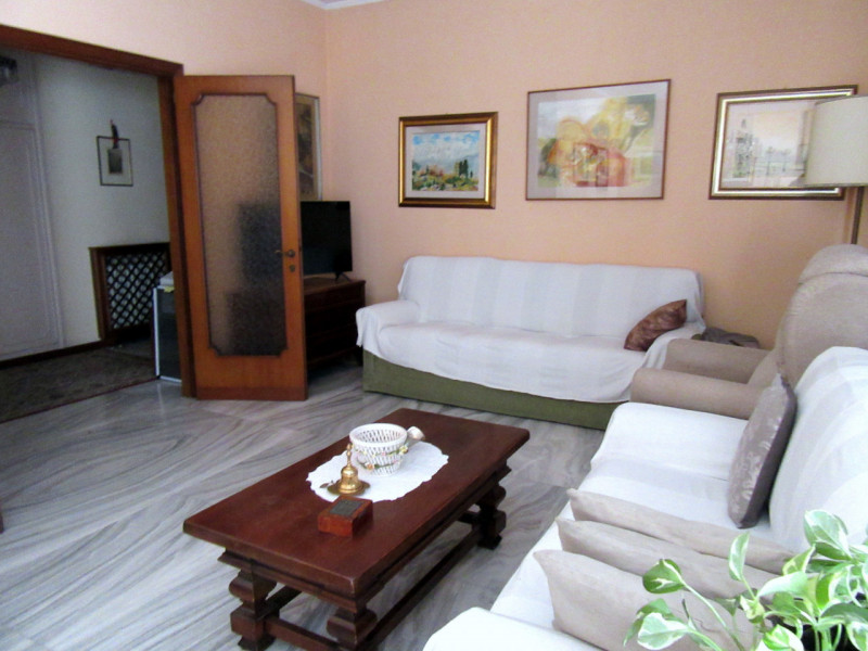 AMPIA VILLA INDIPENDENTE CON GIARDINO E UNITÀ AUTONOMA – SACRA FAMIGLIA / SAN GIOVANNI
€ 630.000 ...