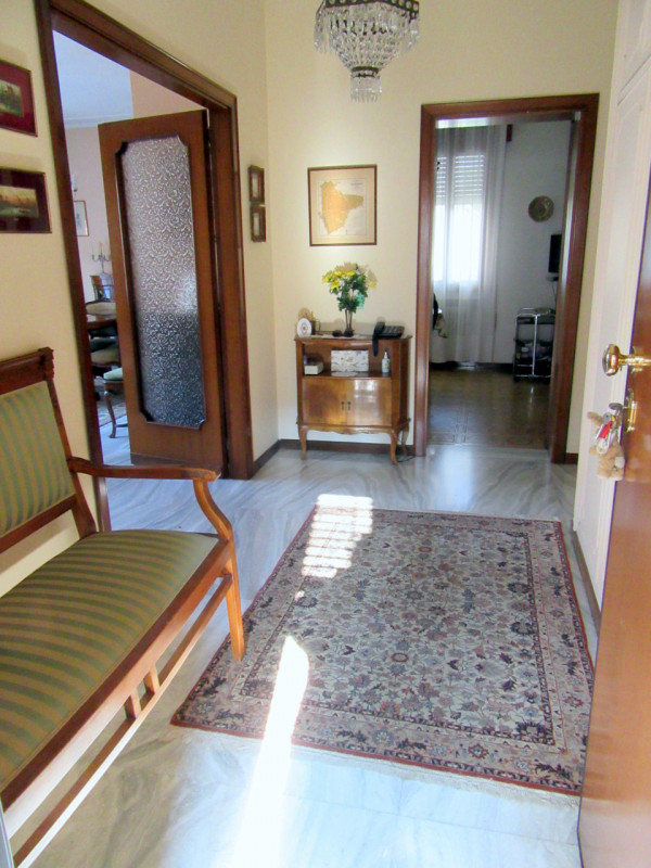 AMPIA VILLA INDIPENDENTE CON GIARDINO E UNITÀ AUTONOMA – SACRA FAMIGLIA / SAN GIOVANNI
€ 630.000 ...