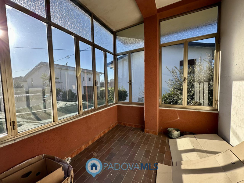 Immobile in esclusiva al Gruppo Padova MLS
Proponiamo in vendita villa indipendente dal grande po...