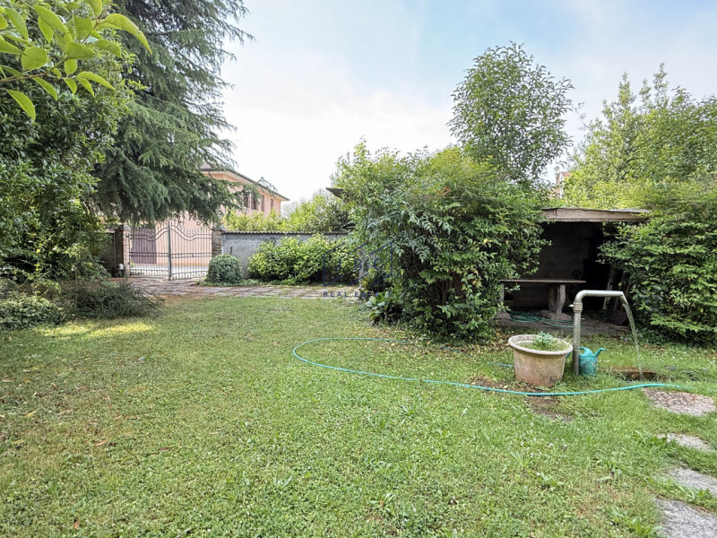 Ormelle - (Treviso)
 
Proponiamo in esclusiva nel centro di Ormelle casa bifamiliare, costruita n...