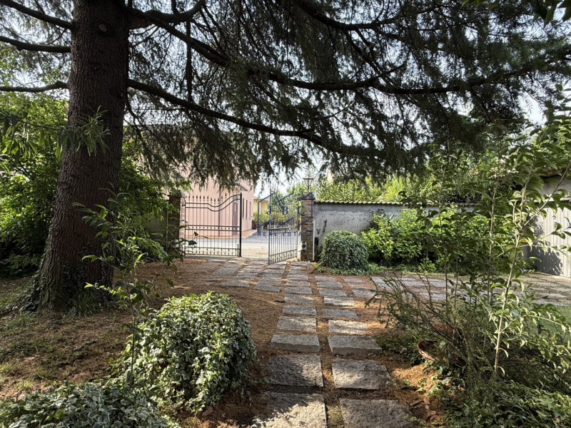 Ormelle - (Treviso)
 
Proponiamo in esclusiva nel centro di Ormelle casa bifamiliare, costruita n...