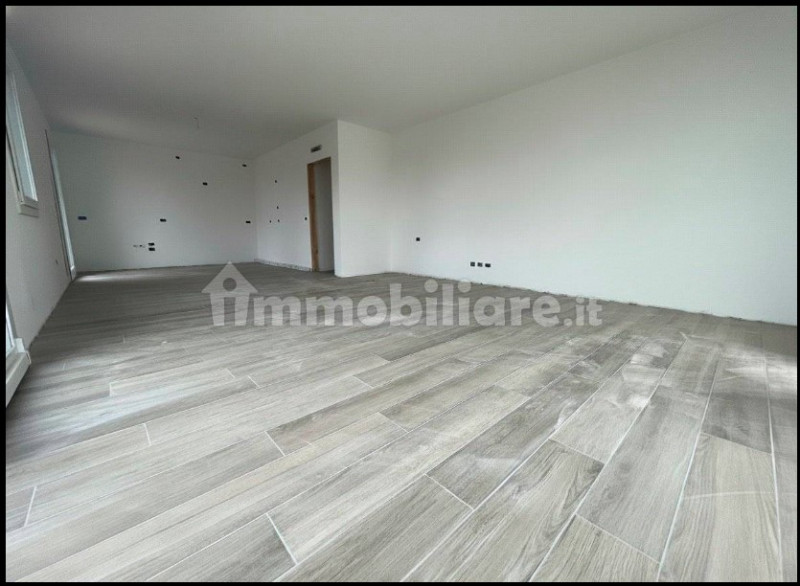 Bosco nuova porzione su due livelli con giardino

Nel cuore del tranquillo quartiere residenziale...