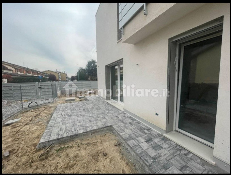 Bosco nuova porzione su due livelli con giardino

Nel cuore del tranquillo quartiere residenziale...