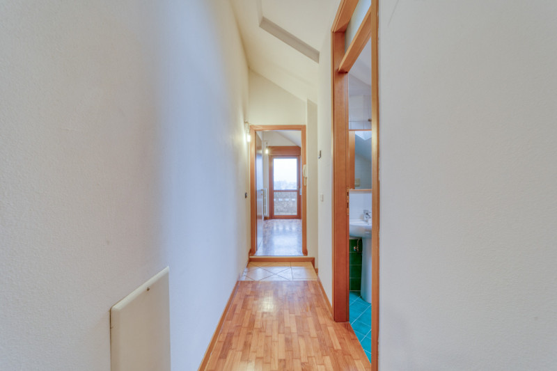 In vendita a Padova, nel cuore della tranquilla e residenziale zona Cave, proponiamo uno splendid...