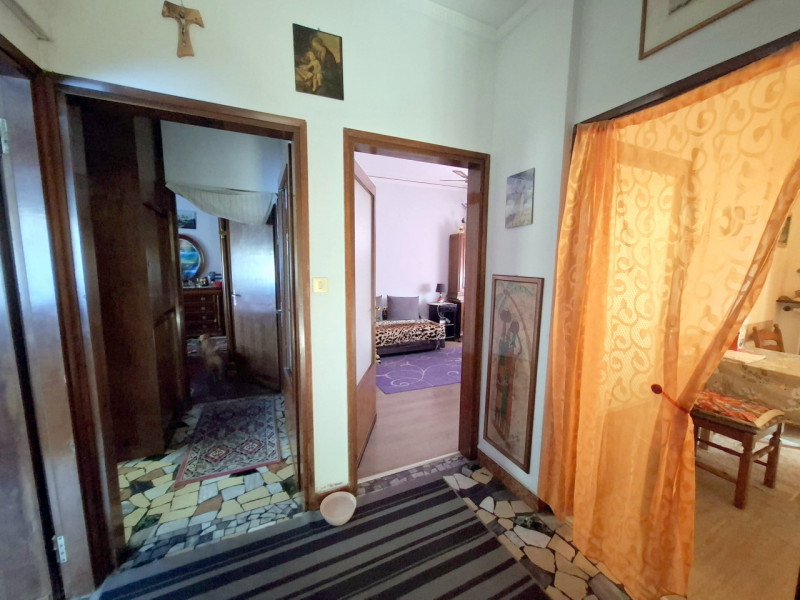 PORZIONE DI BIFAMILIARE CON GIARDINO – ARCELLA/S.BELLINO

In posizione tranquilla e ben servita, ...