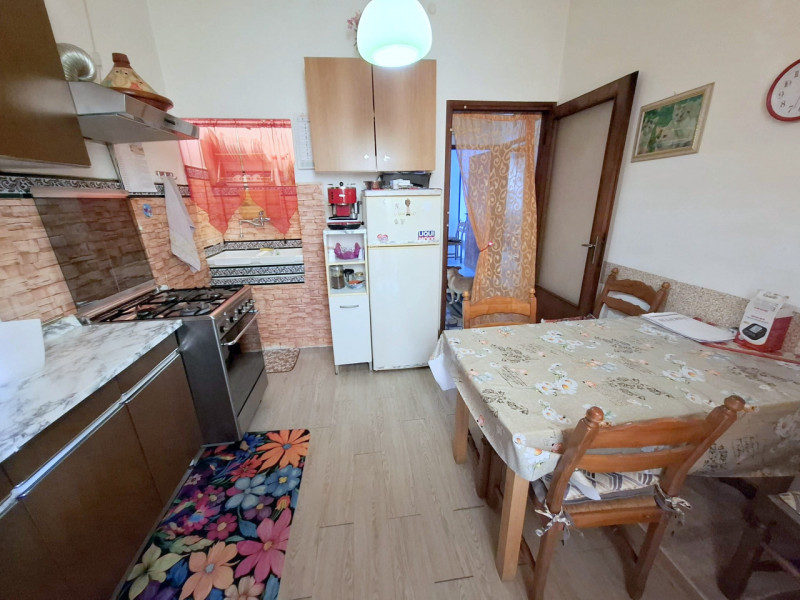 PORZIONE DI BIFAMILIARE CON GIARDINO – ARCELLA/S.BELLINO

In posizione tranquilla e ben servita, ...