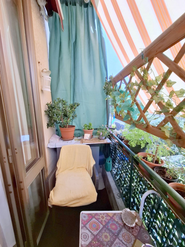 PORZIONE DI BIFAMILIARE CON GIARDINO – ARCELLA/S.BELLINO

In posizione tranquilla e ben servita, ...