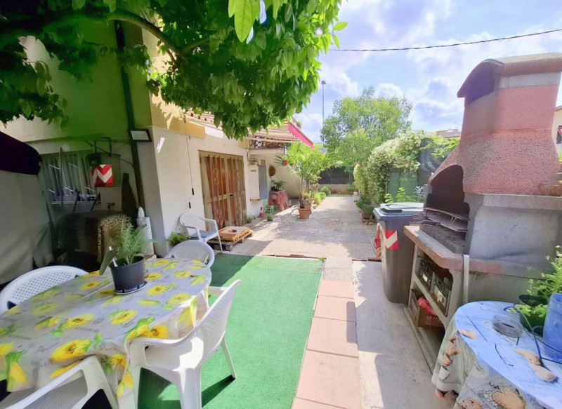 PORZIONE DI BIFAMILIARE CON GIARDINO – ARCELLA/S.BELLINO

In posizione tranquilla e ben servita, ...