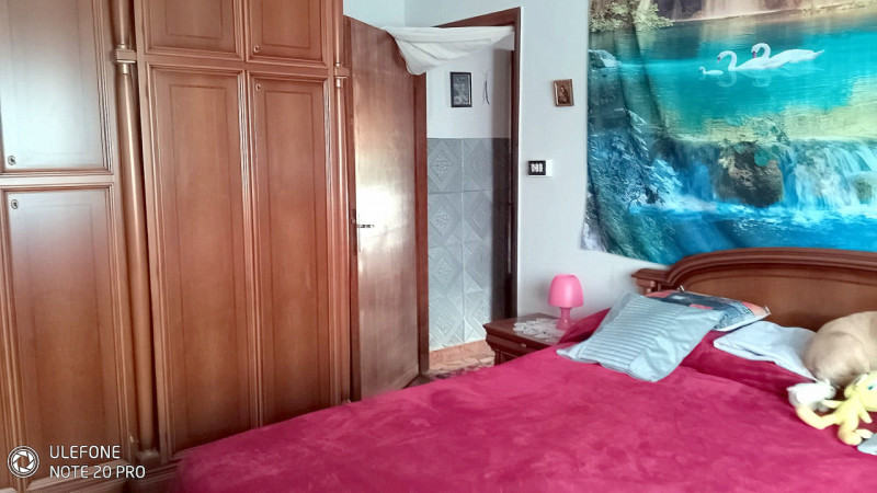 PORZIONE DI BIFAMILIARE CON GIARDINO – ARCELLA/S.BELLINO

In posizione tranquilla e ben servita, ...