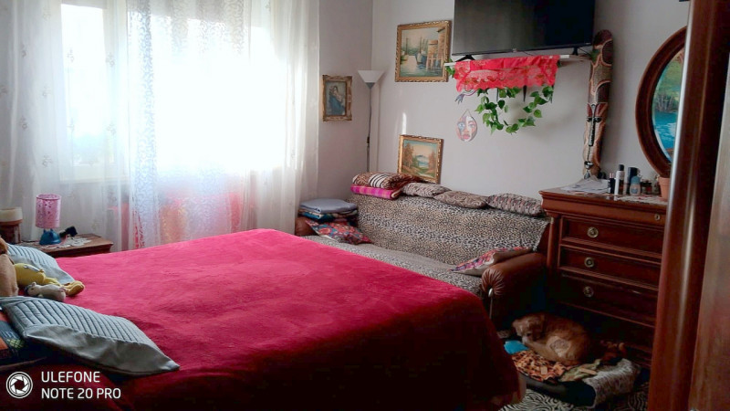 PORZIONE DI BIFAMILIARE CON GIARDINO – ARCELLA/S.BELLINO

In posizione tranquilla e ben servita, ...