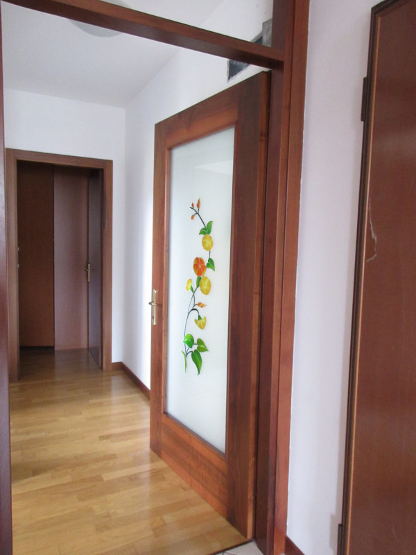 In palazzina di sole 6 unità, proponiamo appartamento al piano terra rialzato, accessibile con po...