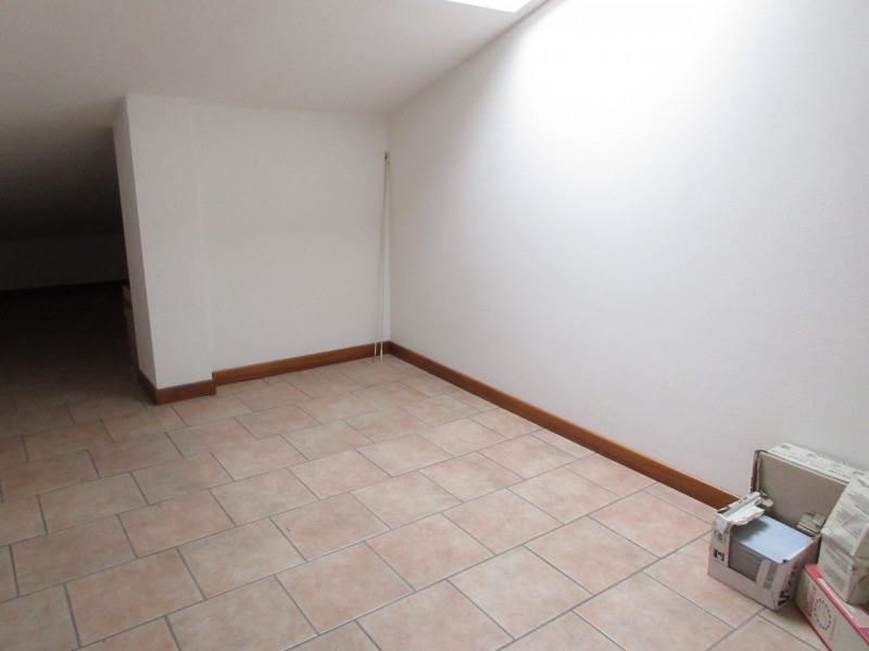 In palazzina di sole 6 unità, proponiamo appartamento al piano terra rialzato, accessibile con po...