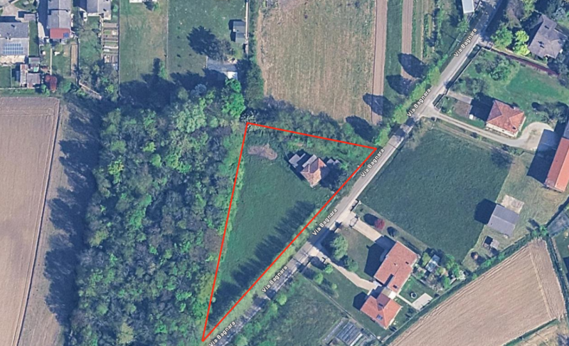 Gruaro (VE) a 5  km dall'uscita dell'autostrada A4 Portogruaro, su lotto di circa 2700 mq casa si...
