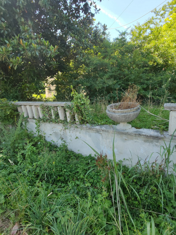 Gruaro (VE) a 5  km dall'uscita dell'autostrada A4 Portogruaro, su lotto di circa 2700 mq casa si...