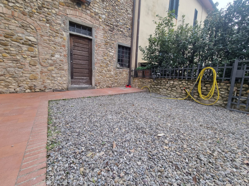 Magazzino in Vendita