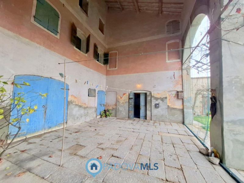 Immobile in esclusiva al Gruppo Padova MLS
ROVOLON - Bastia
In una posizione residenziale privile...