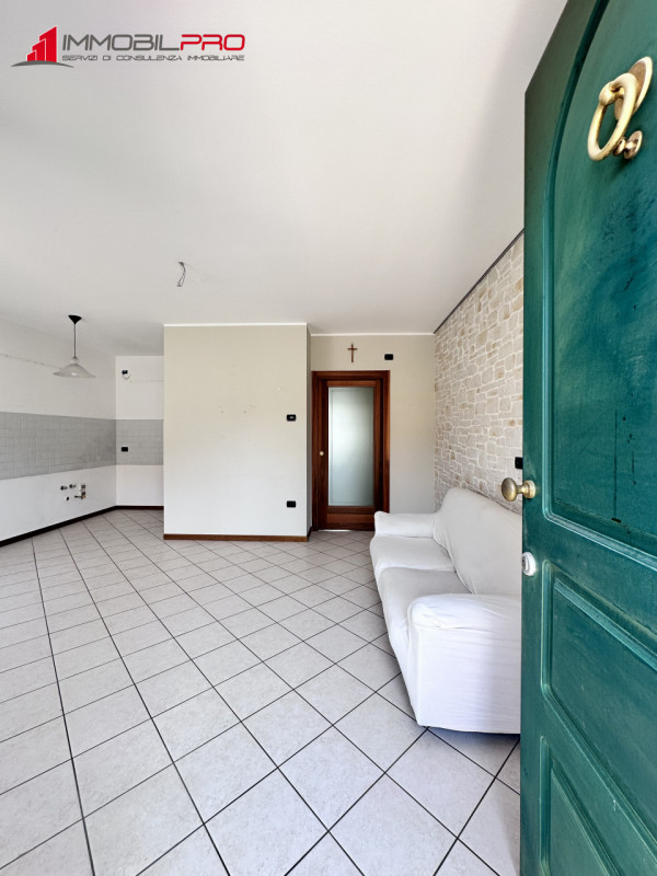 Proponiamo in vendita un appartamento trilocale a Zanè, in una zona tranquilla e residenziale ide...