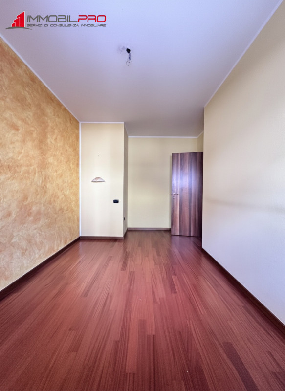 Proponiamo in vendita un appartamento trilocale a Zanè, in una zona tranquilla e residenziale ide...