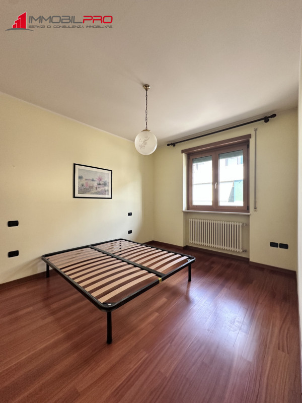 Proponiamo in vendita un appartamento trilocale a Zanè, in una zona tranquilla e residenziale ide...