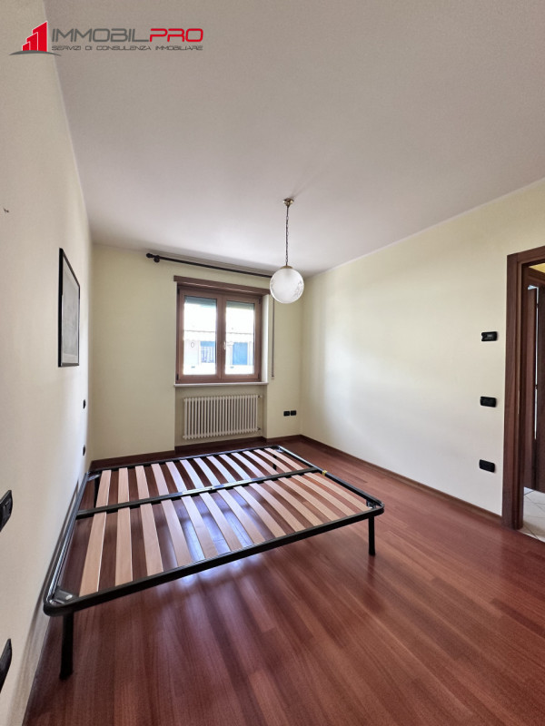 Proponiamo in vendita un appartamento trilocale a Zanè, in una zona tranquilla e residenziale ide...