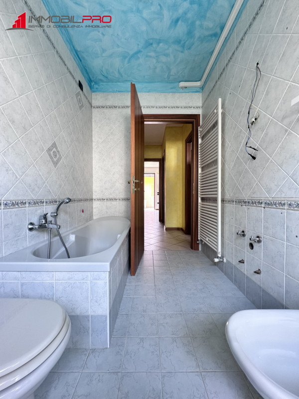 Proponiamo in vendita un appartamento trilocale a Zanè, in una zona tranquilla e residenziale ide...