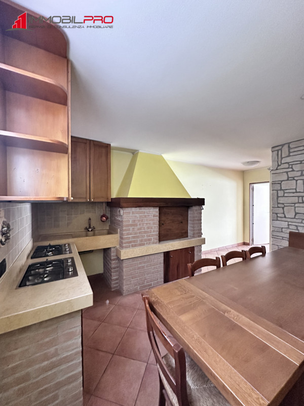 Proponiamo in vendita un appartamento trilocale a Zanè, in una zona tranquilla e residenziale ide...