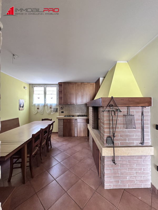 Proponiamo in vendita un appartamento trilocale a Zanè, in una zona tranquilla e residenziale ide...