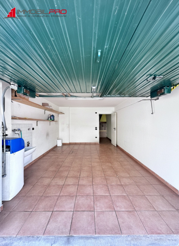 Proponiamo in vendita un appartamento trilocale a Zanè, in una zona tranquilla e residenziale ide...