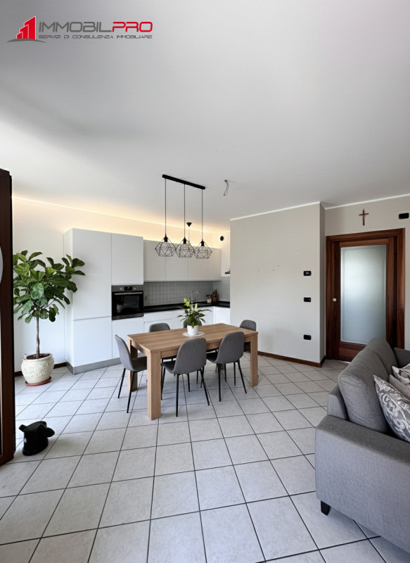 Proponiamo in vendita un appartamento trilocale a Zanè, in una zona tranquilla e residenziale ide...
