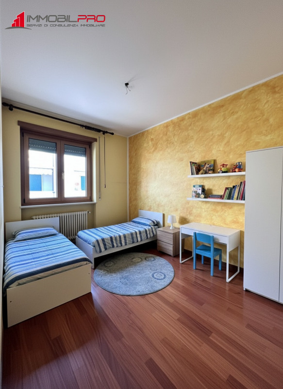 Proponiamo in vendita un appartamento trilocale a Zanè, in una zona tranquilla e residenziale ide...