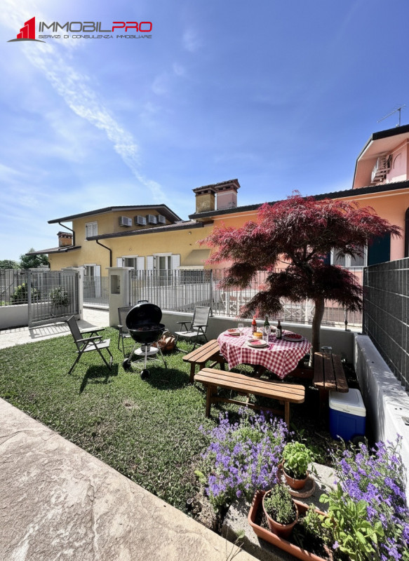 Proponiamo in vendita un appartamento trilocale a Zanè, in una zona tranquilla e residenziale ide...