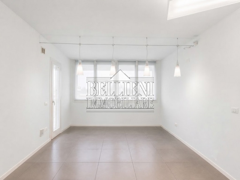 VIALE DELLA PACE - Proponiamo in vendita in un contesto residenziale di recente costruzione, un u...