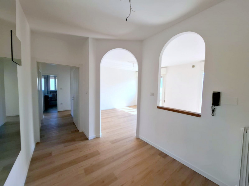 ARCELLA 3 CAMERE ULTIMO PIANO RISTRUTTURATO

Sei alla ricerca di un appartamento all’ultimo piano...