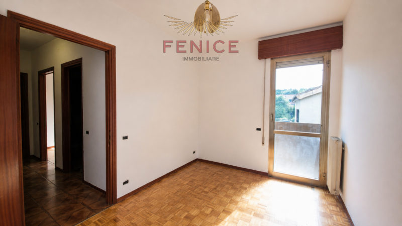 Scopri questo splendido appartamento quadrilocale situato nel cuore di Montebelluna, una delle zo...