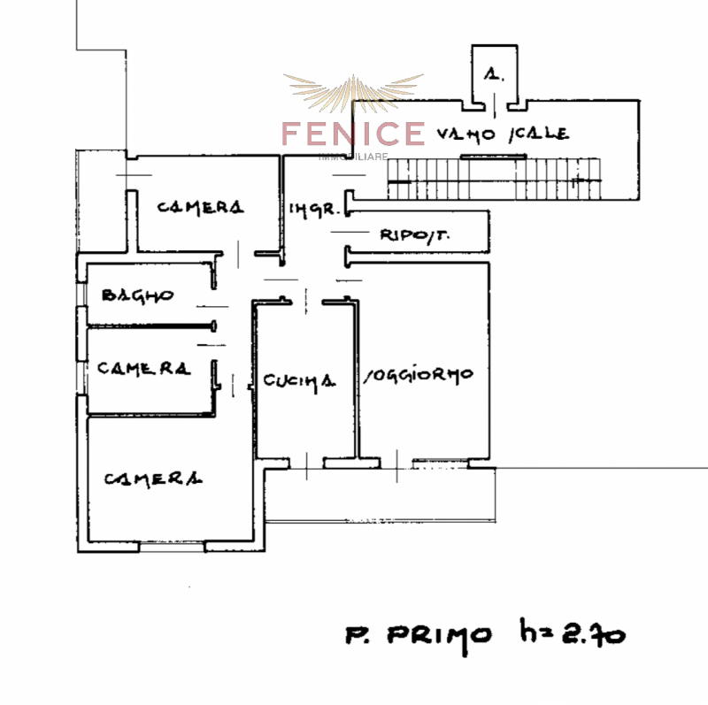 Scopri questo splendido appartamento quadrilocale situato nel cuore di Montebelluna, una delle zo...
