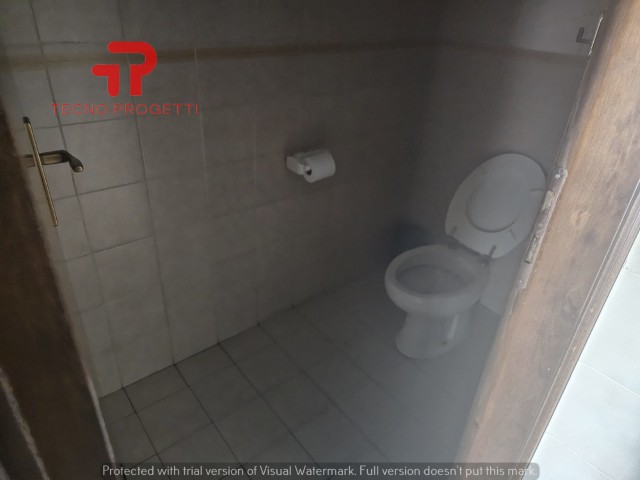 In affitto, proponiamo un elegante ufficio, al piano terra fronte strada, situato nella rinomata ...